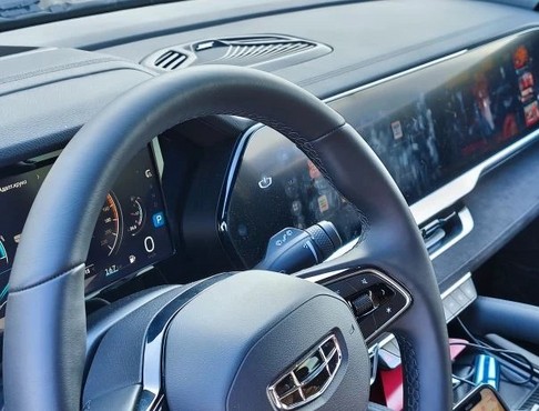Установка приложений на Geely Monjaro